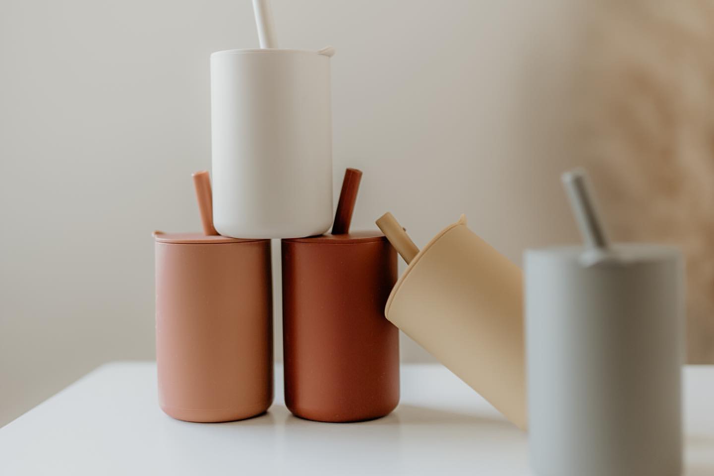 Productos en silicone para tu bebé o toddler. Libres de BPA. Simples y en colores neutrales.