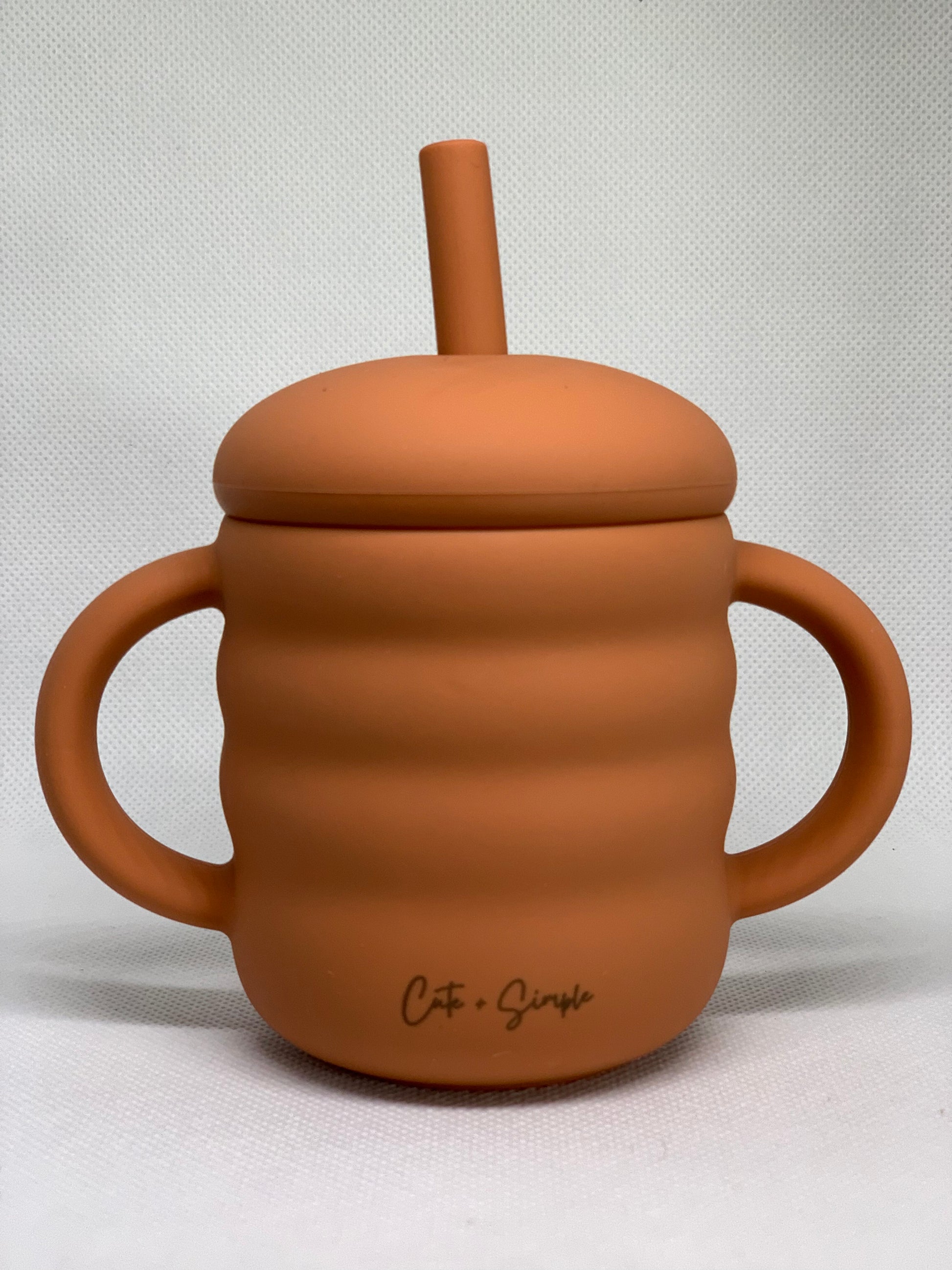 cute and simple silicone baby/toddler cup with handle